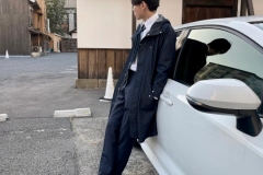モノトーンに抑えたインディゴがビジネスシーンでも映える一着