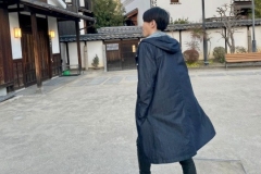 休日など旅先の急な雨でもこの一着で解決。