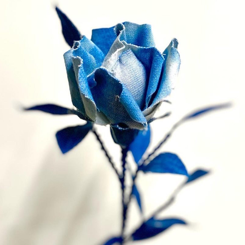 薔薇をデニムで再現! デニムローズ-藍バラ-に新色が登場しました